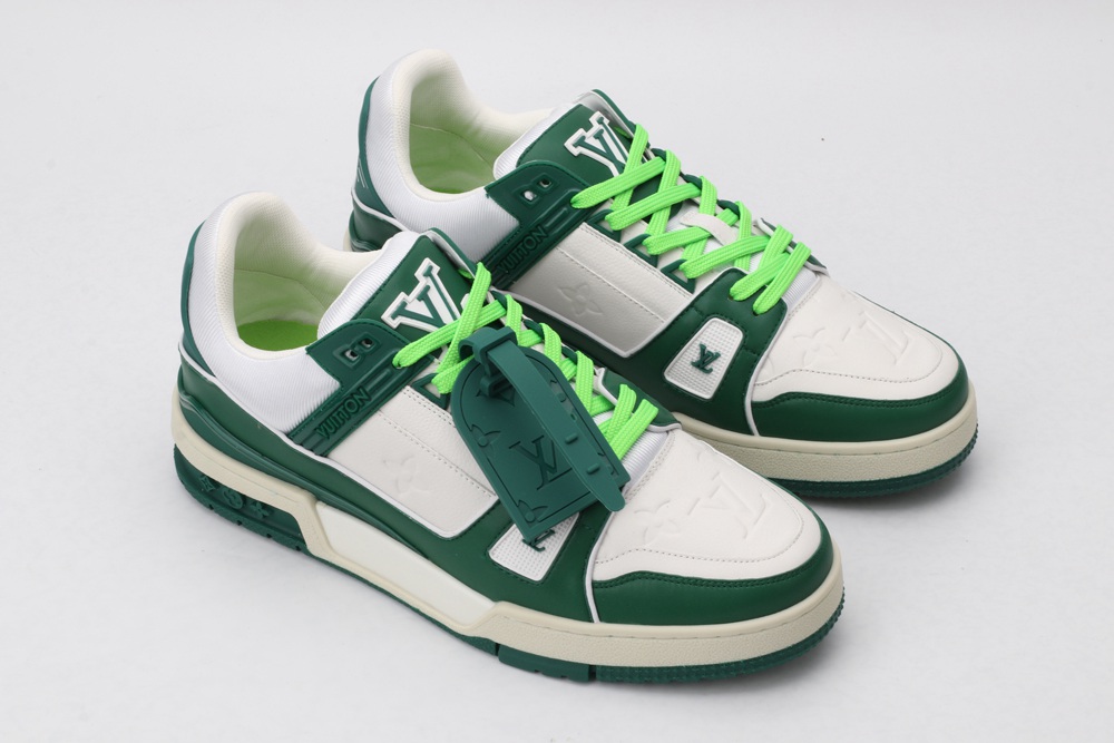 L*V SNEAKER